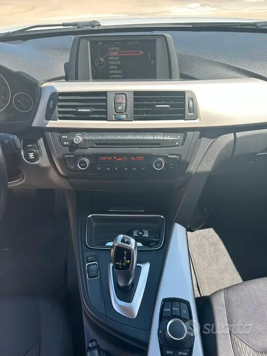 BMW 318 2014 photo 5
