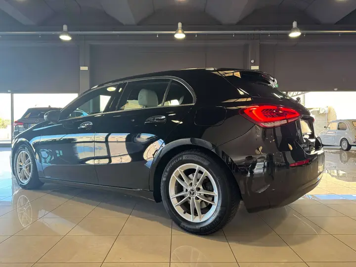 Mercedes-Benz A 180D 2018 photo 3