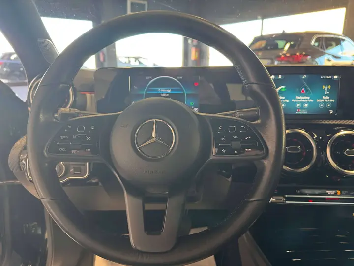 Mercedes-Benz A 180D 2018 photo 5