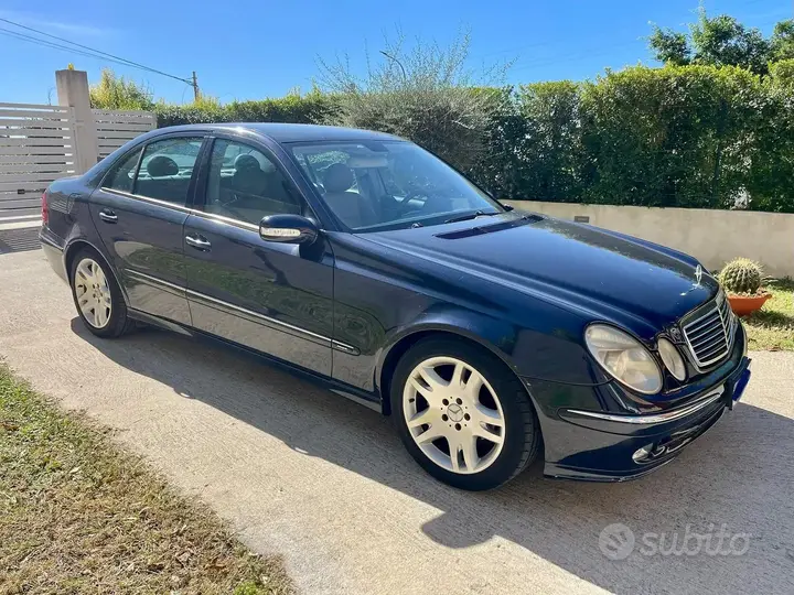 Mercedes-Benz E 270 2005 photo 3