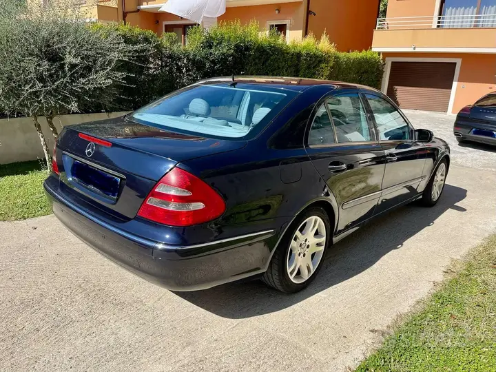 Mercedes-Benz E 270 2005 photo 5
