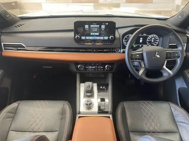 Mitsubishi Outlander 2022 photo 2
