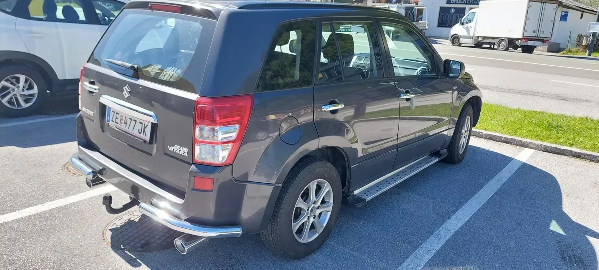 Suzuki Grand Vitara 2012 photo 3