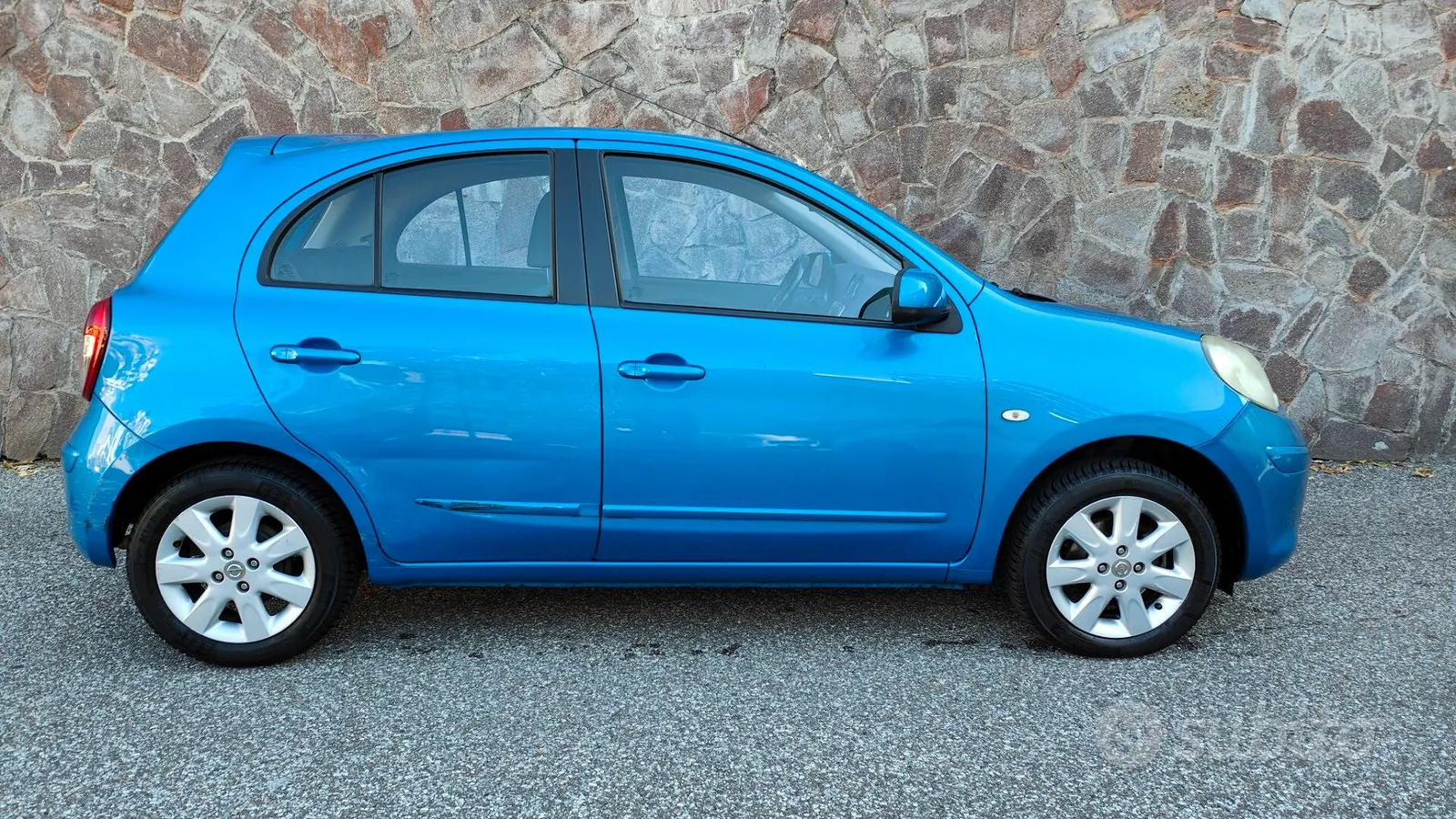 Nissan Micra 2011 photo 2