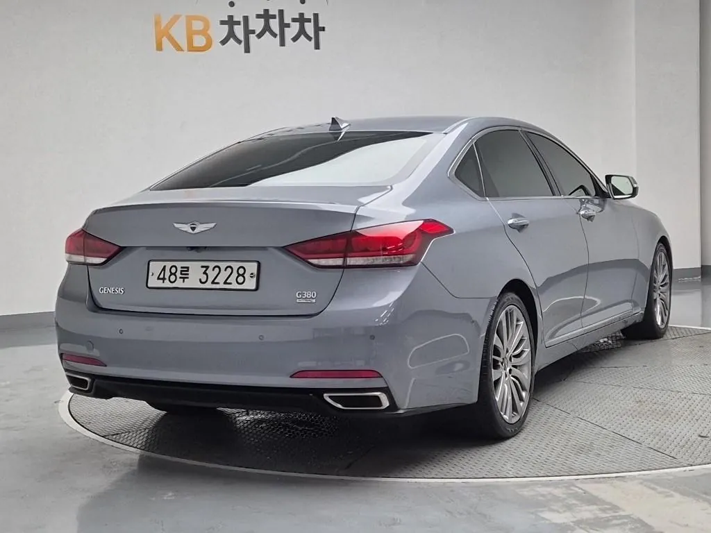 Hyundai Genesis 2014 photo 3