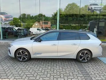Opel Astra 2024 photo 2
