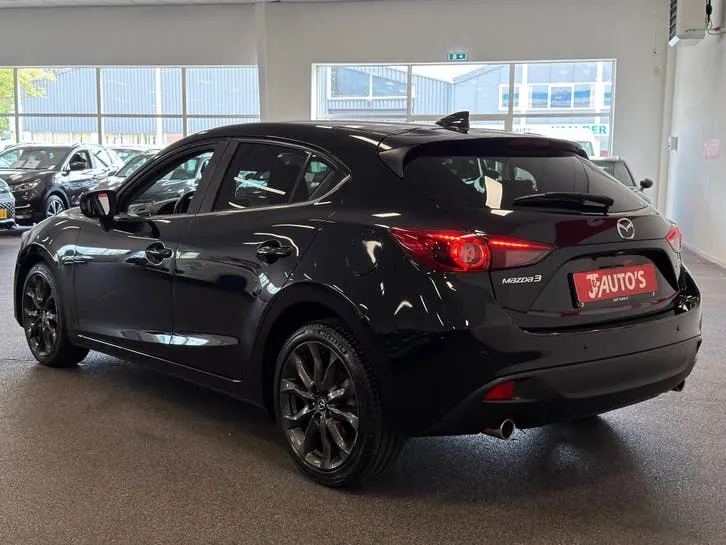 Mazda 3 2017 photo 3