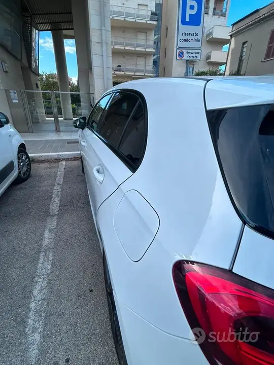 Mercedes-Benz A250E 2021 photo 4