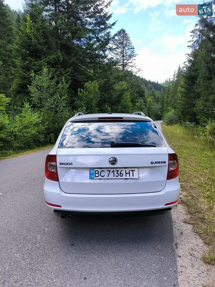 Skoda Superb 2014 photo 5
