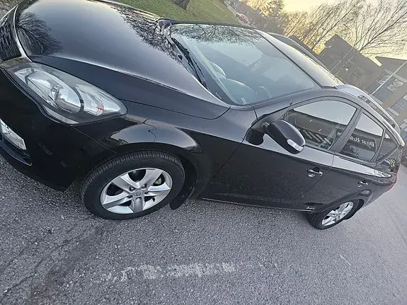 Kia Ceed 2010 photo 2