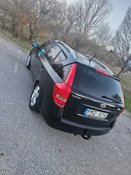 Kia Ceed 2010 photo 3