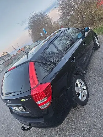Kia Ceed 2010 photo 4