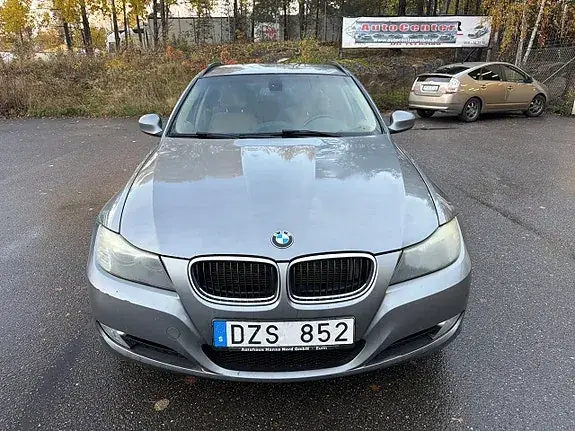 BMW 320D 2010 photo 2
