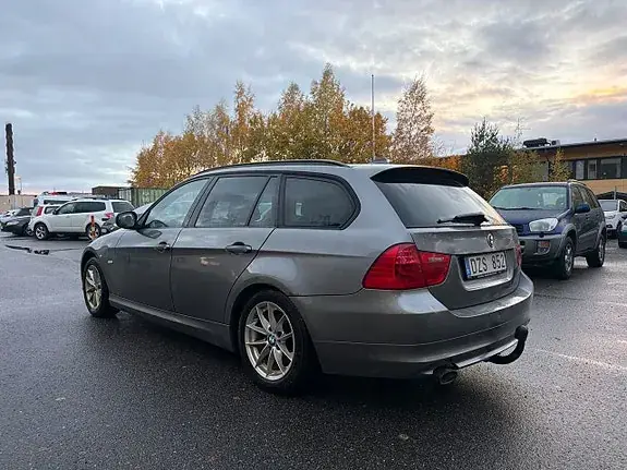 BMW 320D 2010 photo 4
