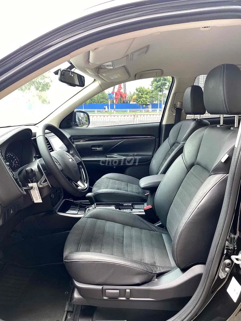 Mitsubishi Outlander 2023 photo 4