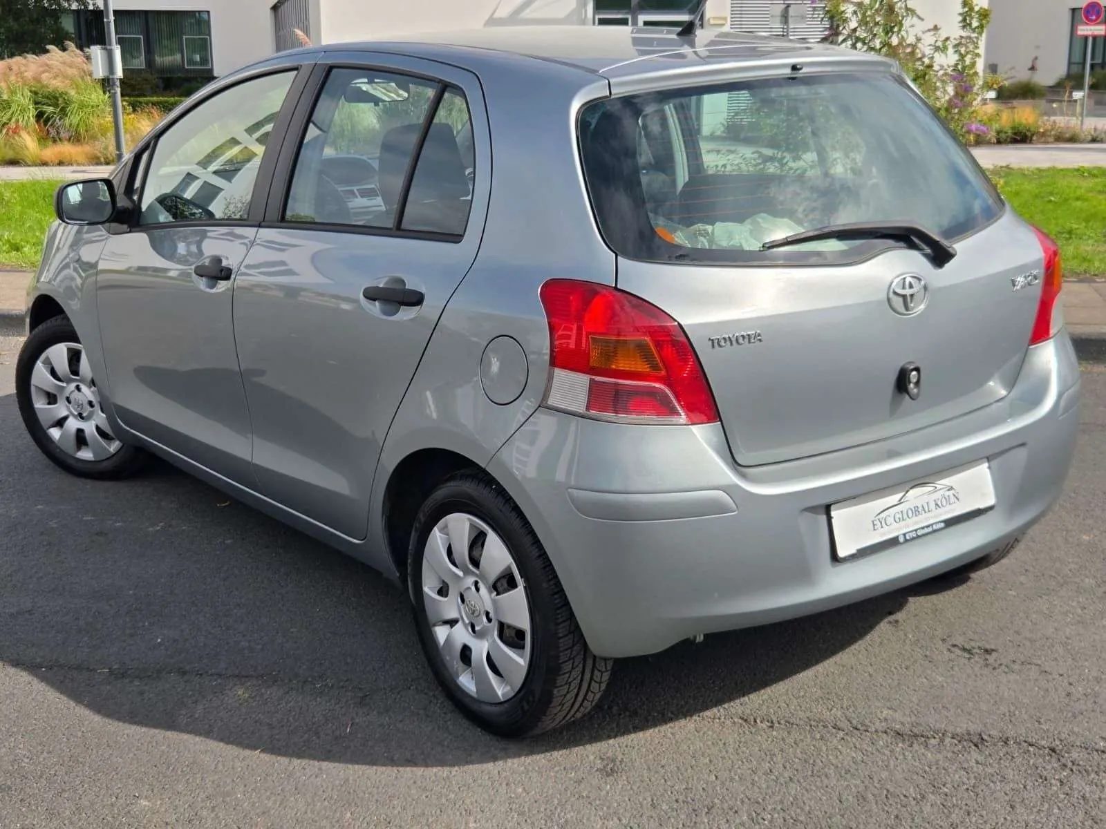 Toyota Yaris 2009 photo 3