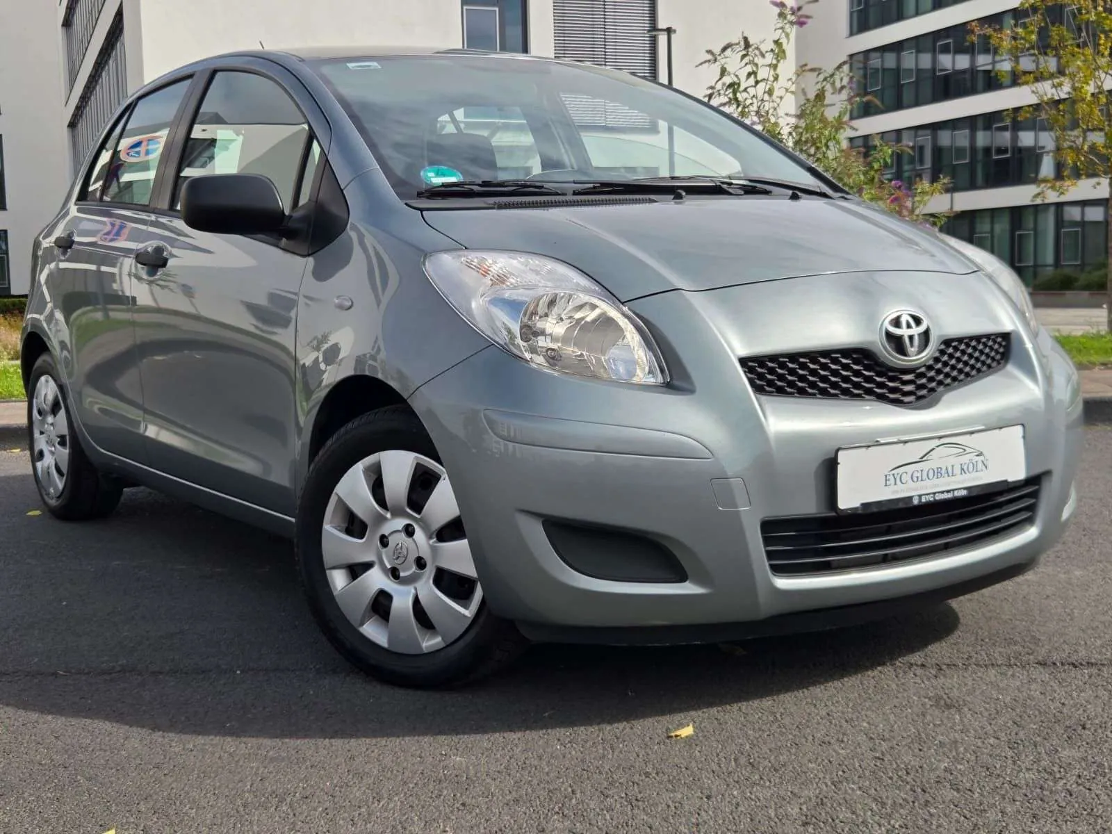 Toyota Yaris 2009 photo 2