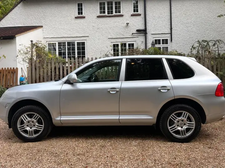 Porsche Cayenne 2004 photo 2
