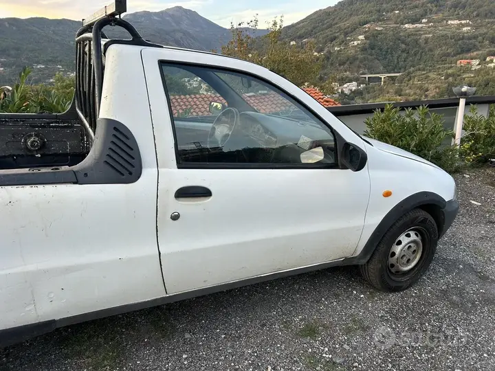 Fiat Strada 1999 photo 2