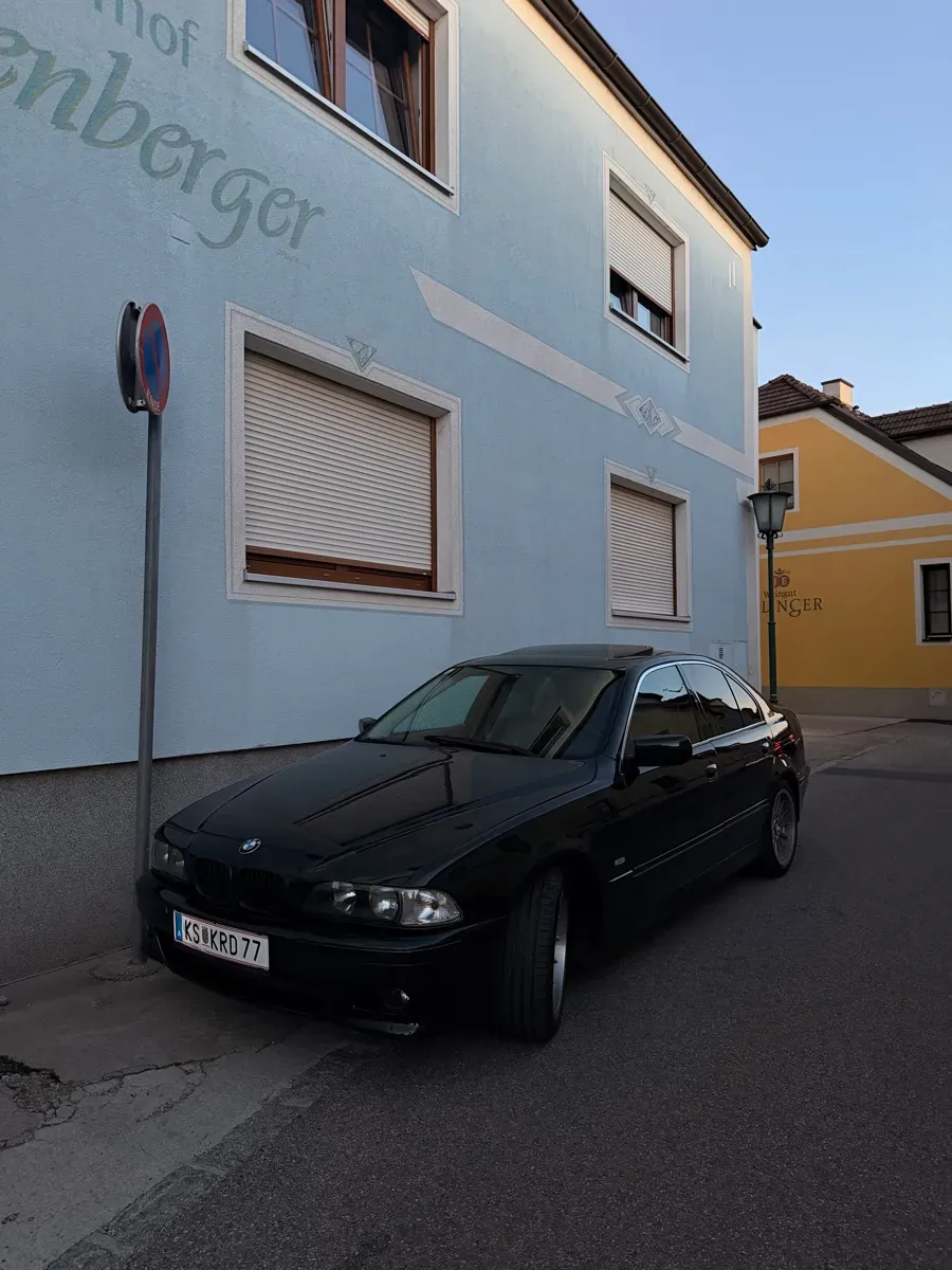 BMW 5 Series 2002 photo 2