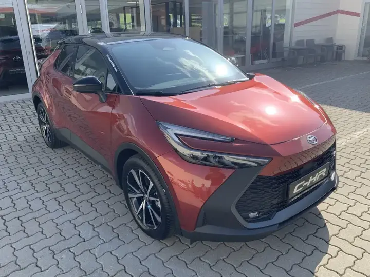 Toyota C-Hr 2025 photo 2