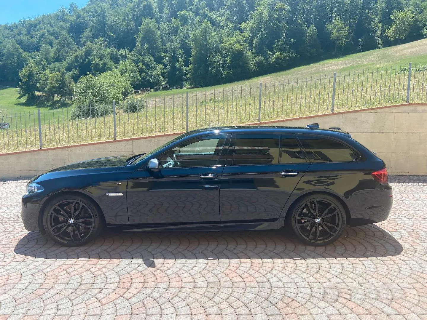 BMW M550 2015 photo 2