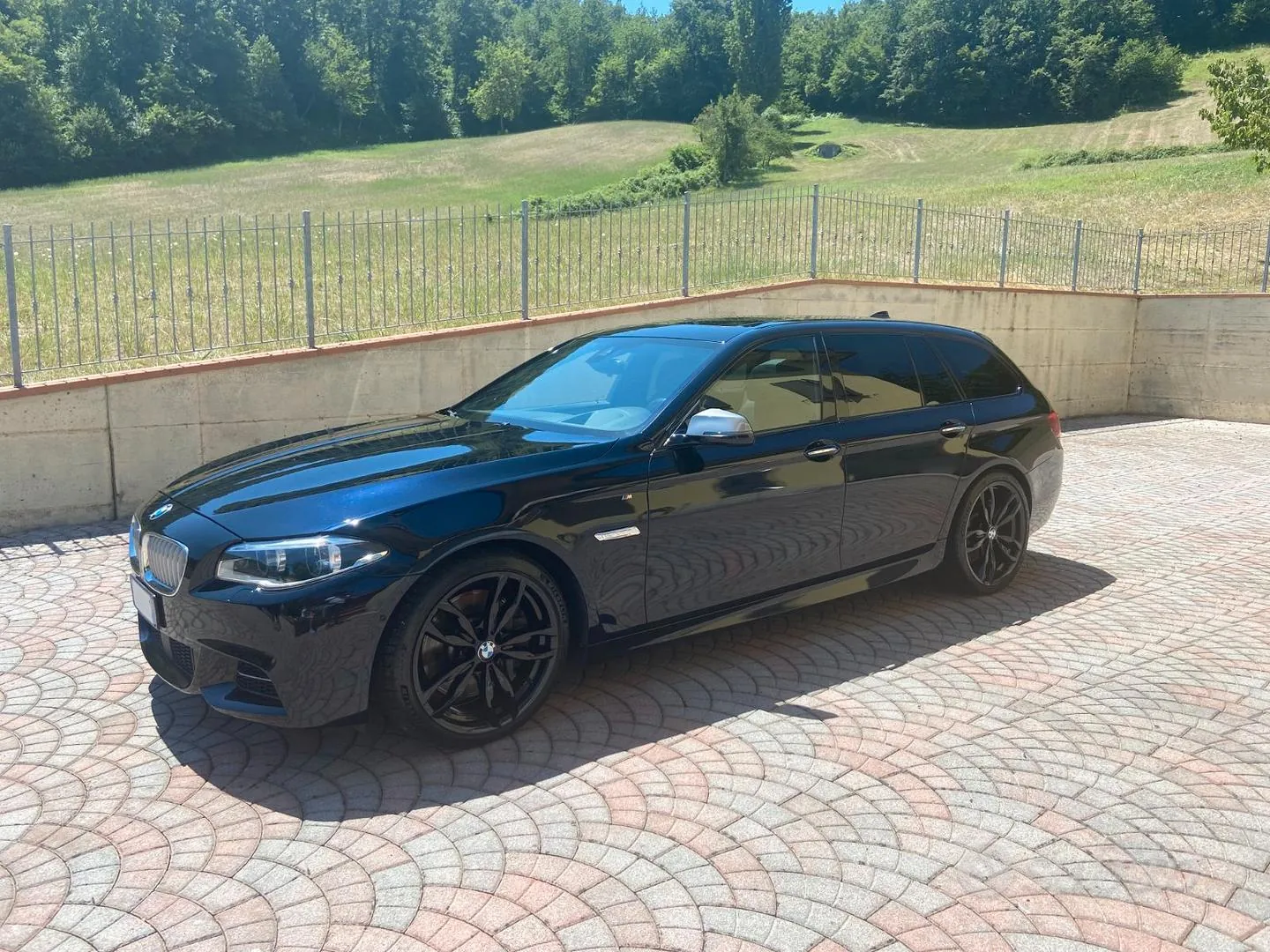 BMW M550