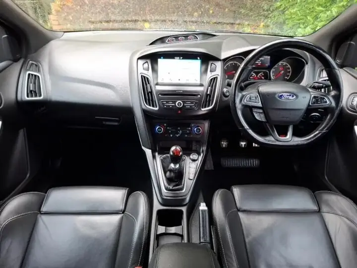 Ford Focus 2017 photo 2