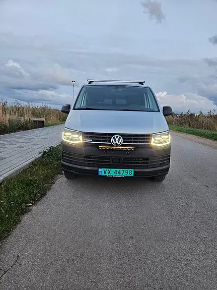 Volkswagen Transporter 2018 photo 2