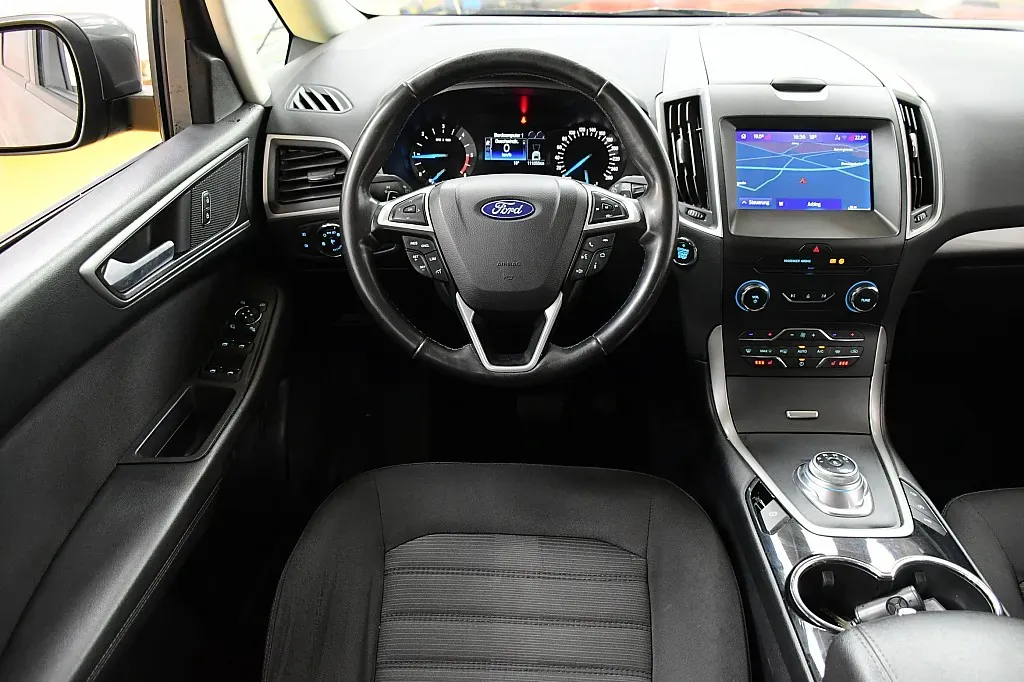 Ford Galaxy 2021 photo 2