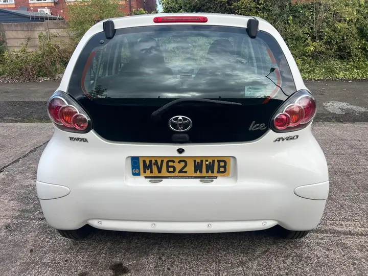 Toyota Aygo 2012 photo 2