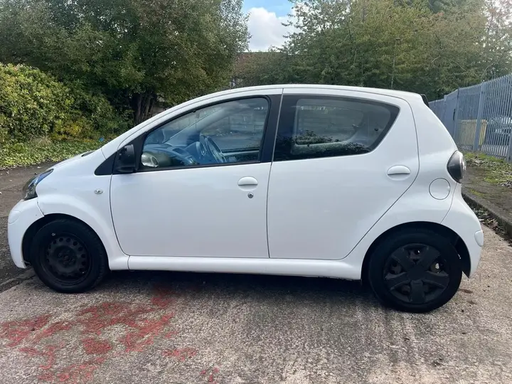 Toyota Aygo 2012 photo 3