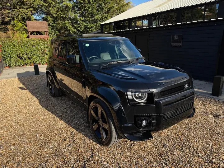 Land Rover Defender 110