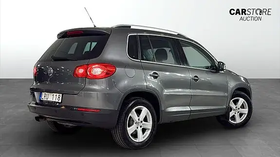 Volkswagen Tiguan 2011 photo 2