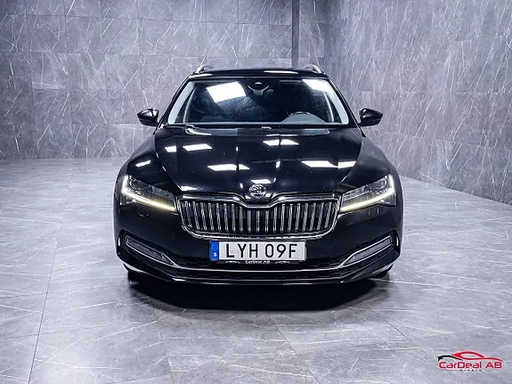 Skoda Superb 2021 photo 2