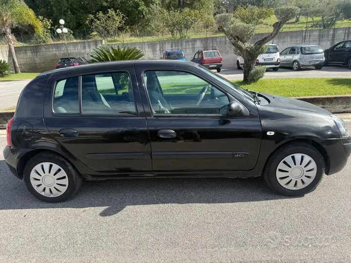 Renault Clio 2005 photo 4