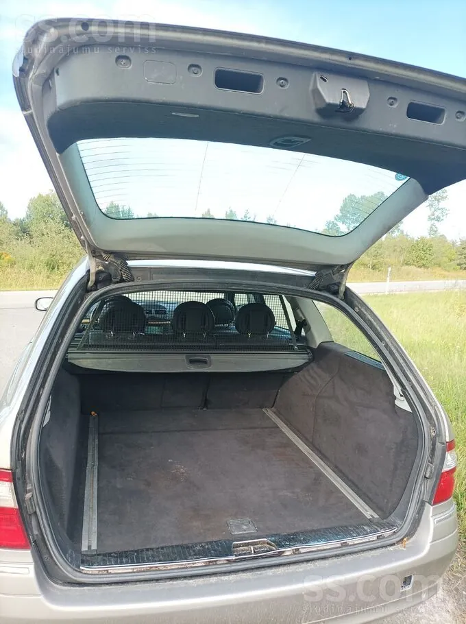 Mercedes-Benz E320 2003 photo 5