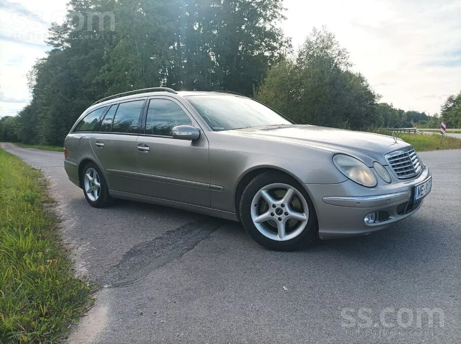 Mercedes-Benz E320 2003 photo 2