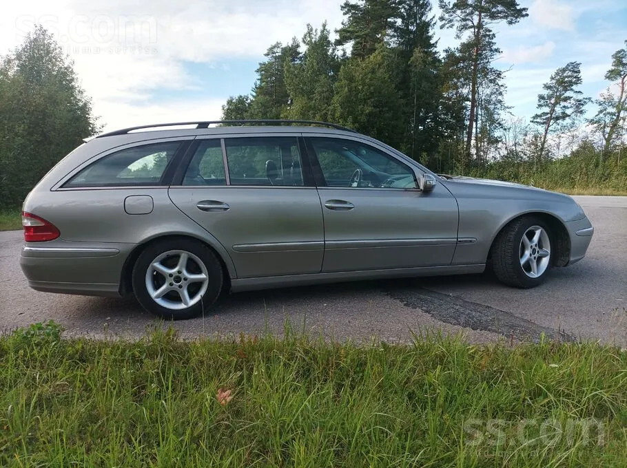 Mercedes-Benz E320 2003 photo 4