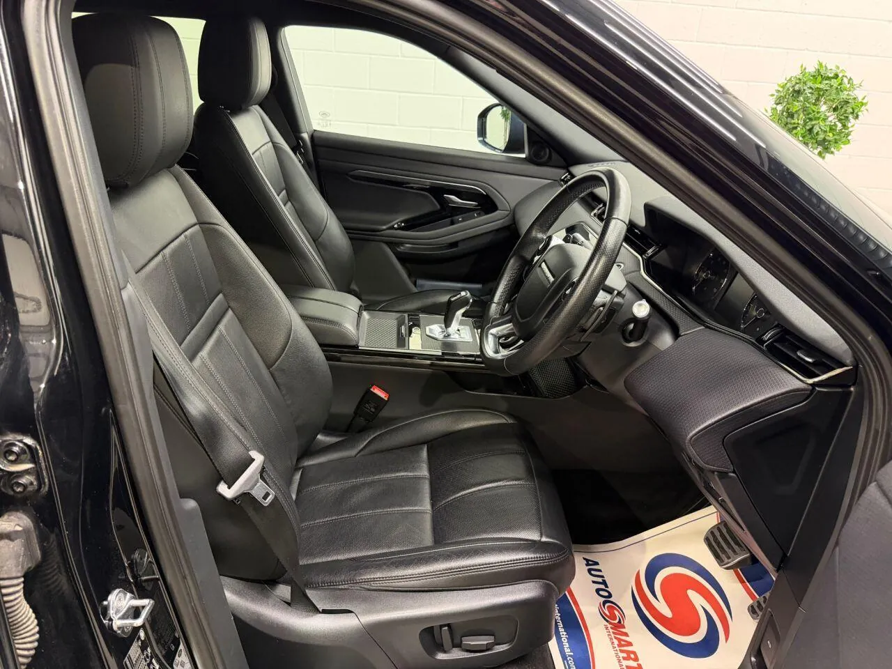 Land Rover Range Rover Evoque 2020 photo 2