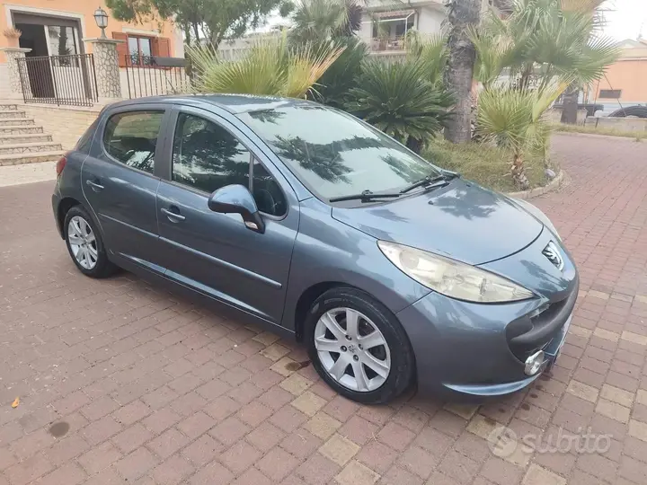 Peugeot 207 2008 photo 2