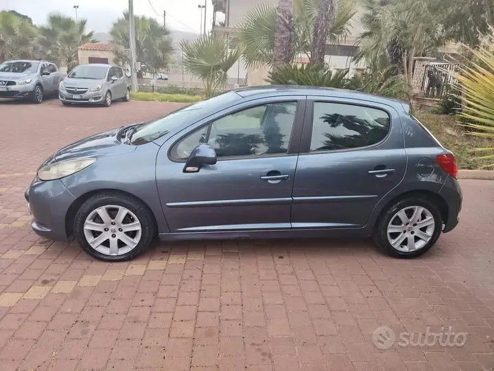 Peugeot 207 2008 photo 4