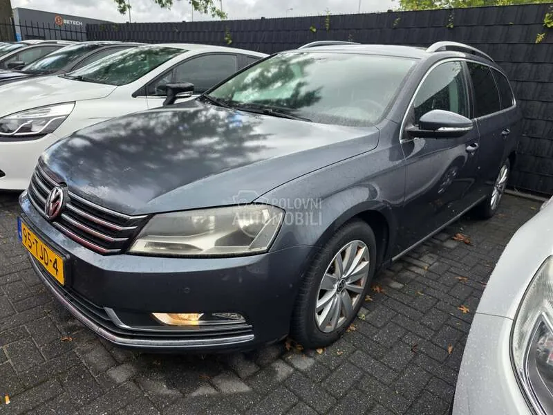 Volkswagen Passat B7 2012 photo 2