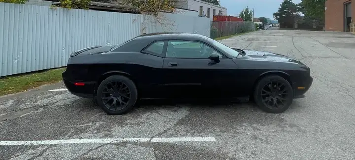 Dodge Challenger 2010 photo 3