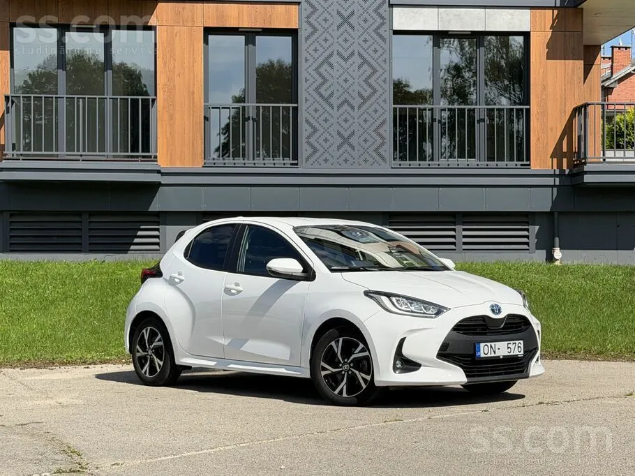 Toyota Yaris 2024 photo 2