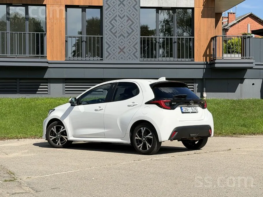 Toyota Yaris 2024 photo 3