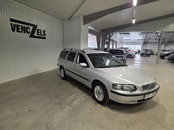 Volvo V70 2004 photo 2