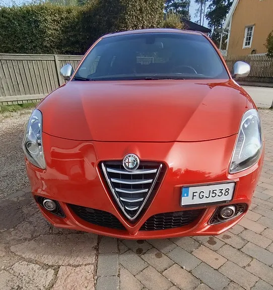 Alfa Romeo Giulietta 2015 photo 2