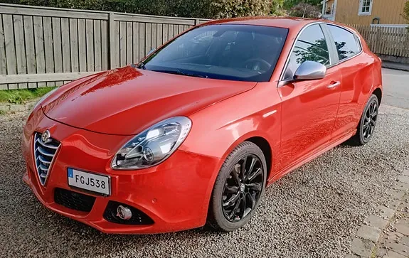 Alfa Romeo Giulietta 2015 photo 3