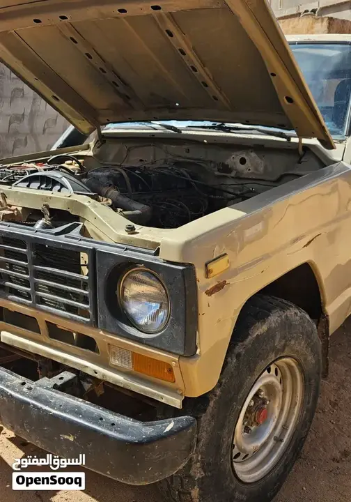 Nissan Patrol 1981 photo 3
